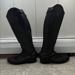 Ariat Black Horseback Riding Boots size 7 women’s or size 5 children’s